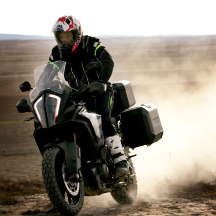 TOP CASE TR48 TERRA BLACK EDITION